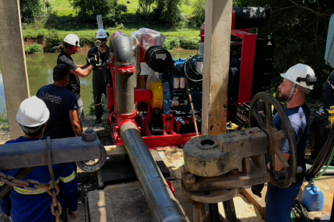 Instalação de equipamento emergencial mobilizou técnicos da Concórdia Saneamento no final de semana