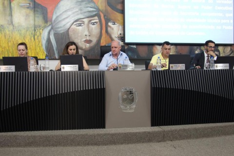 Bee propõe criação de lei para autorizar demolição de imóveis abandonados em Concórdia